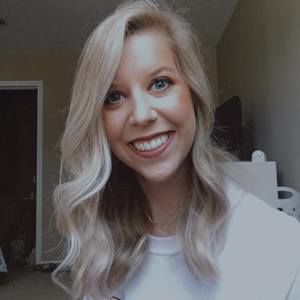 Meet your Posher, Courtney